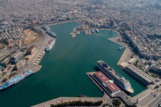 ΟΛΠ: Αύξηση εσόδων, μείωση κερδών το 2025